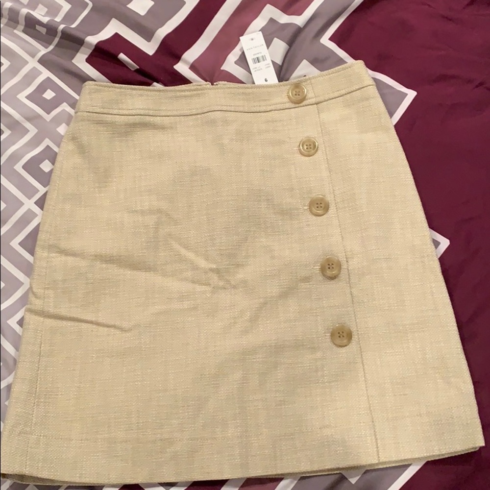 Ann Taylor button shift skirt